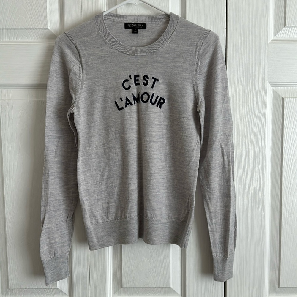 Banana Republic fine merino wool light sweater (M)